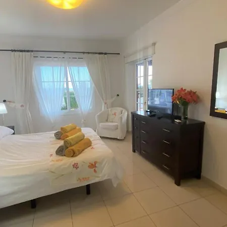 Tiempo Villa
